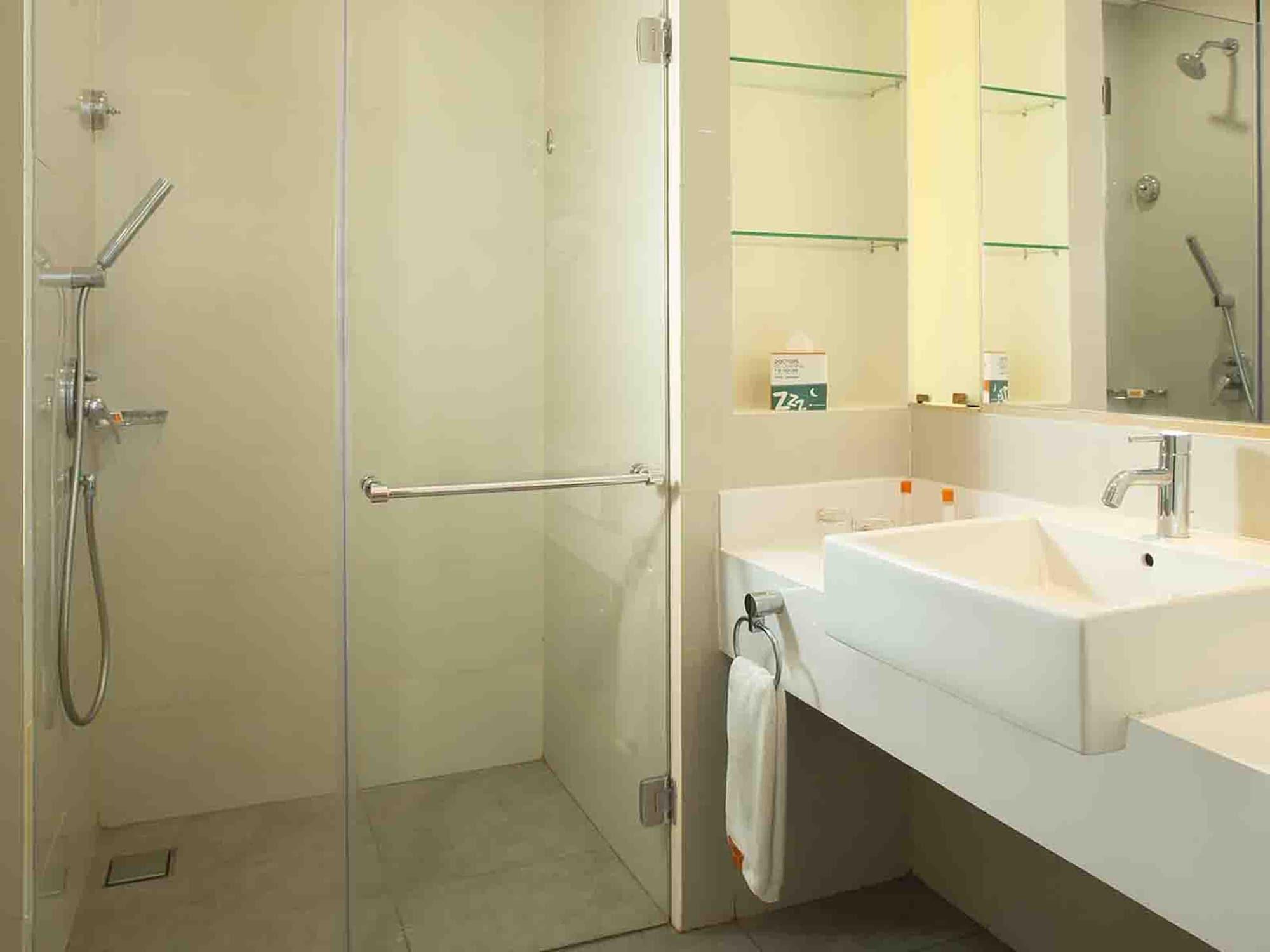 סמאראנג Harris Hotel Sentraland מראה חיצוני תמונה